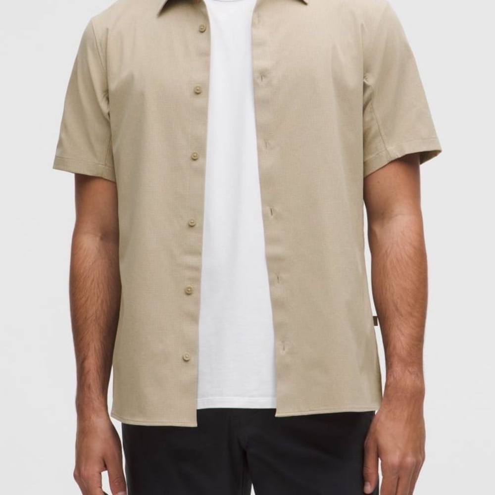 lululemon athletica Men's Airing Easy Short-Sleeve Shirt